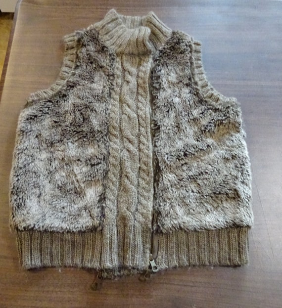 gray woman's chunky cable knit vest with faux fur… - image 1