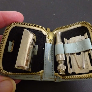 vintage Gillette travel razor in very small zippered case, leather, Austria