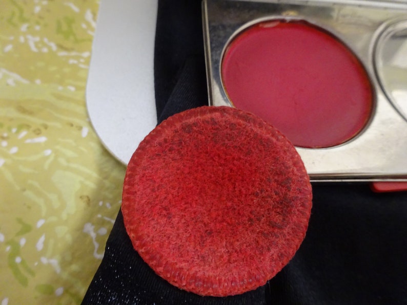 vintage Yardley compact, rouge and powder compact, 1930's image 6