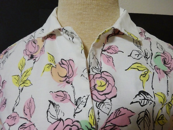 ladies floral shirt, vintage 1960's, spring fashi… - image 1