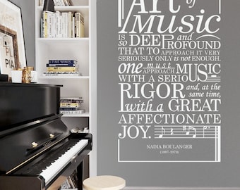 Vinilo decorativo con frase musical de Nadia Boulanger – Studio Decor