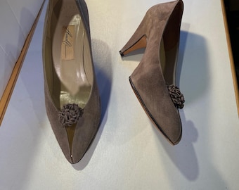 Vintage Amalfi by Rangoni Brown Suede Rosette Pumps | Made in Italy | Size 8B