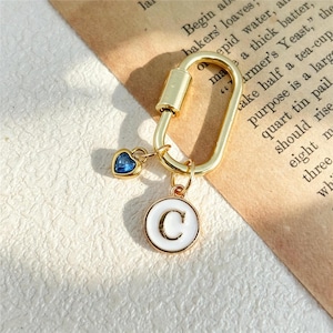 Llavero personalizado con inicial de piedra natal, llavero con letra personalizada, bonito accesorio para bolsos y mochilas, regalo de cumpleaños para tu mejor amiga.