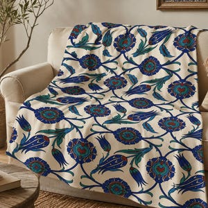 Ottoman Floral Plush Blanket | Turkish Iznik Pattern Throw | Soft Cozy Gift for Home & Family