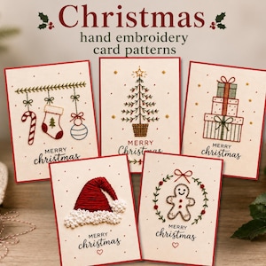 Peut inclure: Cinq cartes rectangulaires présentant des motifs de broderie à la main pour Noël. Les dessins incluent une canne en sucre, une chaussette, une boule, un sapin, des cadeaux, un bonnet de Père Noël et un bonhomme en pain d'épice.