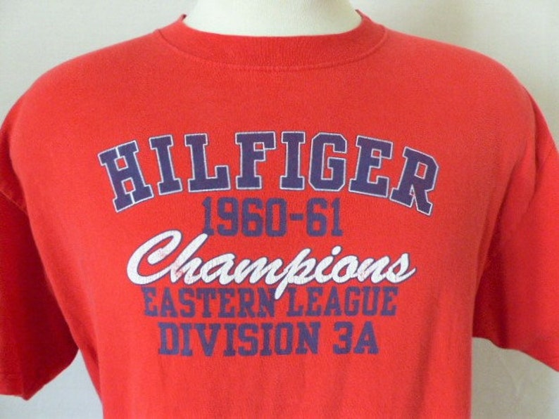 tommy hilfiger graphic t shirt