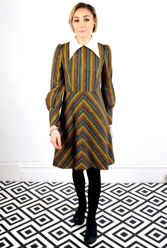 Vintage 60's Japanese Rainbow Striped Dagger Colla