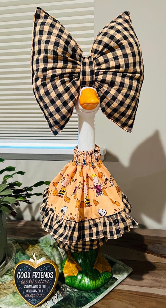 Porch Goose Outfit – Peanuts Pumpkins Ruffled Crop Top, Knickers, Reversible Bow