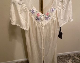 Camisón/bata de Vanity Fair bordado blanco vintage de los años 80 con etiquetas originales nunca usadas