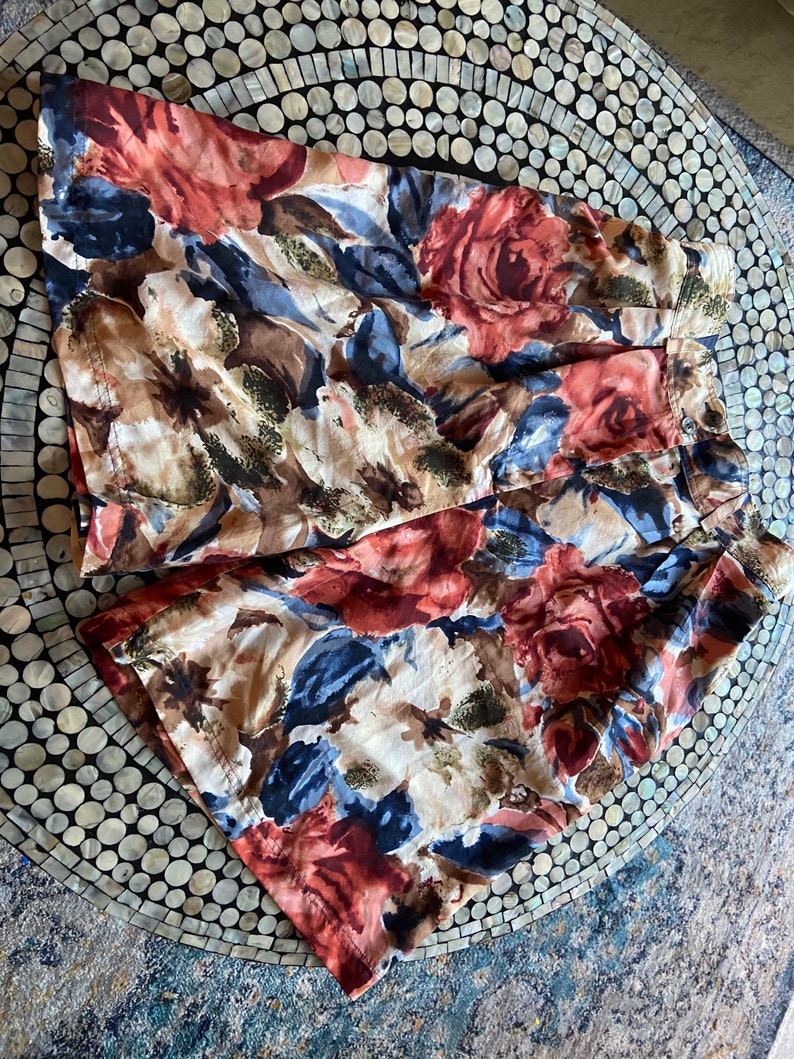 90s Vintage Silk Floral High Waisted Shorts By Forenza size medium to large