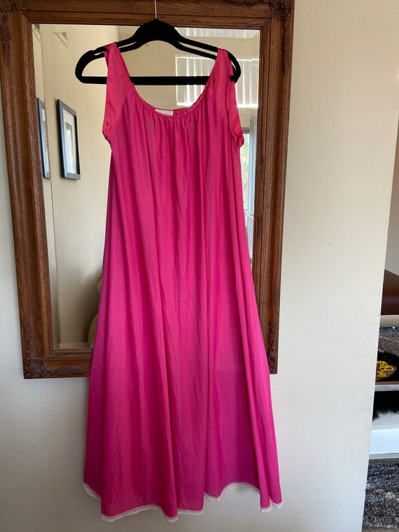 60s Vintage Lucie Ann Vintage Hot Pink Nightgown