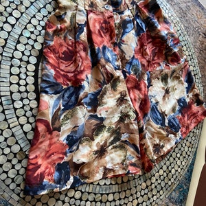 90s Vintage Silk Floral High Waisted Shorts By Forenza size medium to large