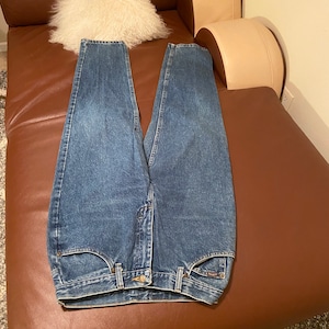 90s Vintage Lee Riders High Waisted Jeans size 29 waist image 2