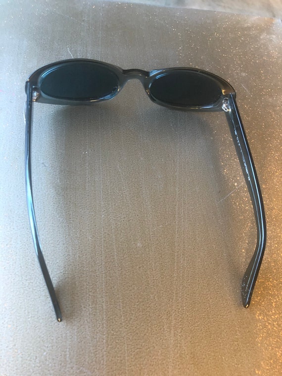 90s Vintage Gucci Sunglasses - image 7