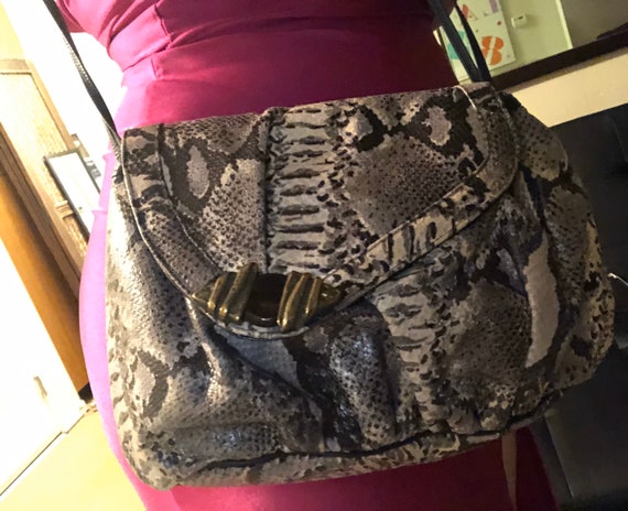 1980s Faux Snakeskin Purse - image 10