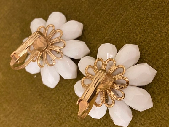 Vintage Beaded Daisy Clip On Earrings - image 2