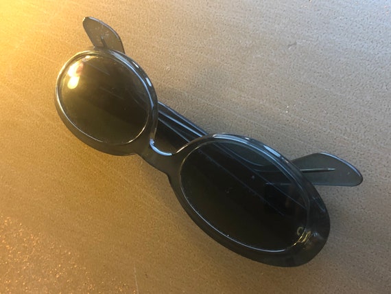 90s Vintage Gucci Sunglasses - image 6