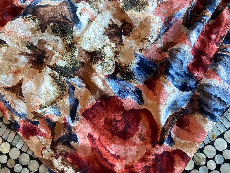 90s Vintage Silk Floral High Waisted Shorts By Forenza size medium to large