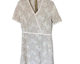 1960s To 1970s Vintage Handmade  Short Sleeved Plus Size Dress In Cream And Beige around a size 16 to 18