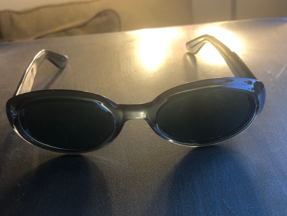 90s Vintage Gucci Sunglasses - image 1