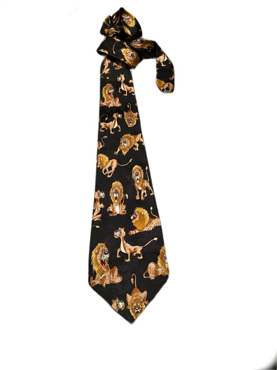 Vintage Silk Novelty Necktie Featuring A Trepidati