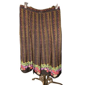 Falda plisada con estampado floral vintage debajo de la rodilla Cintura de 26 pulgadas totalmente forrada