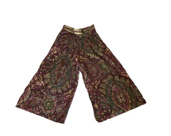 1970s Vintage High Waisted Wide Legged Pant By Carol Anderson Size Medium 31 inch waist