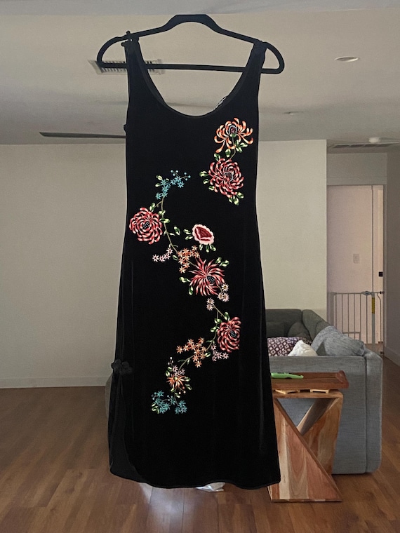 green emerald velvet dress Black Velvet Elegance Stripes Embroidered Dress with Satin Belt 42/(L)