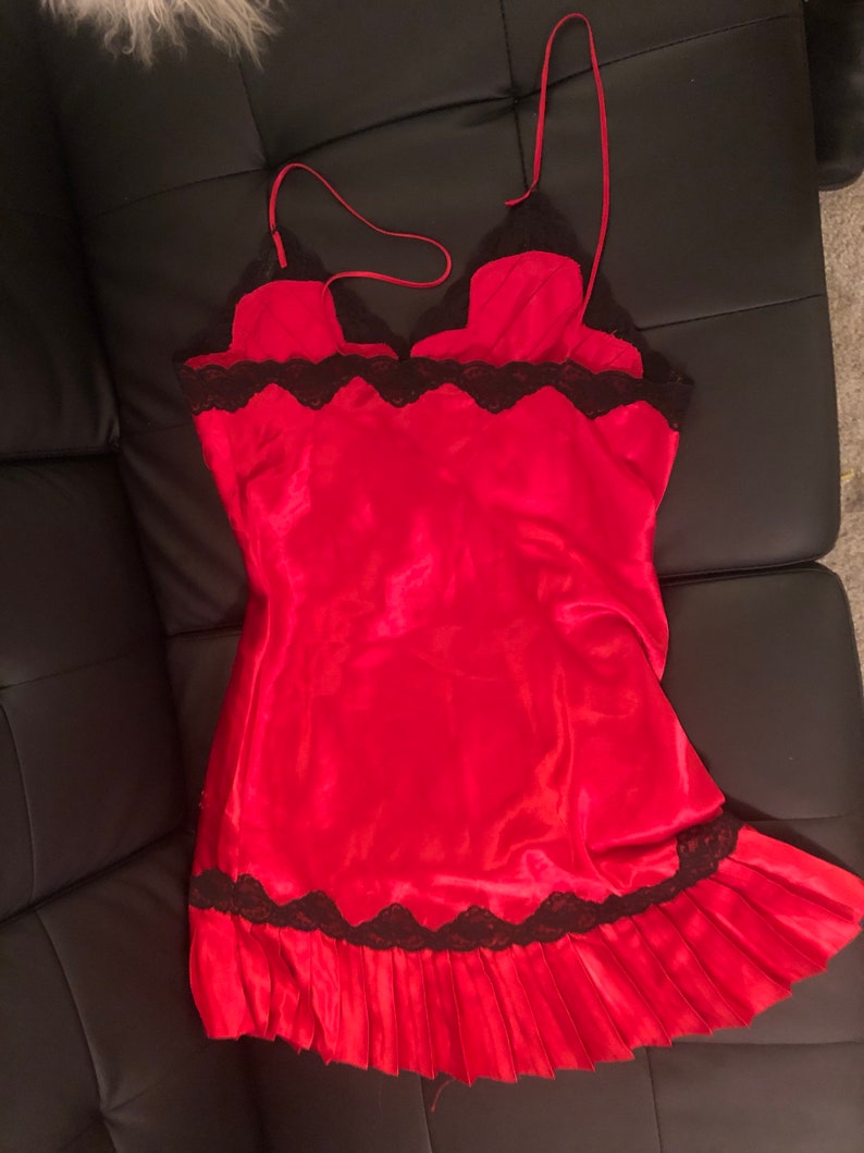 1980s Gold Tag Victoria/'s Secret Red Nightie Size Small