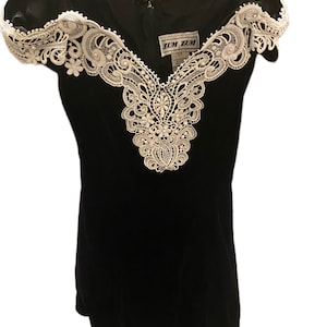 80s Vintage Zum Zum Black Velvet Off The Shoulder Dress With Lace Trim And Pearls Vintage size 3/4 modern 00 to 2.