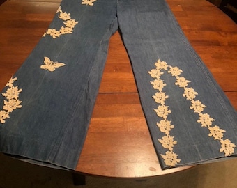 California Vintage 1970s high waisted, bell bottom jeans 30 inch waist