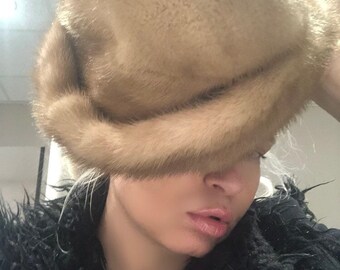 1960\'s Tourmaline Blond Mink Fur Hat by Jindo 1960s Vintage Tourmaline Blond Mink Fur Hat by Jindo - Etsy main image 3