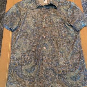 1970s Vintage  Unisex Nylon Metallic Button Up Shirt Men’s Vintage Small Unisex By Chateau Works
