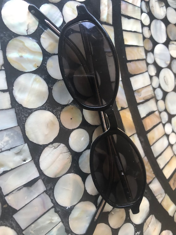 Vintage 90s/2000s Gucci Sunglasses - image 2