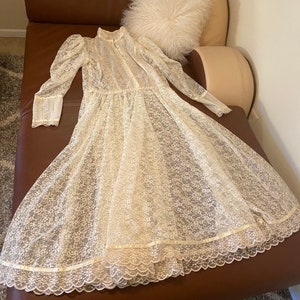 Rare 1970s Vintage GUNNE SAX by Jessica Cream Lace Victorian Style Dress Vintage Size 13 Excellent Condition size Large to Medium