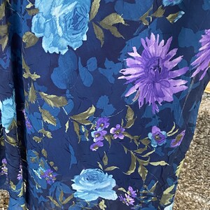 90s Vintage Blue Floral Print Midi Skirt By Ady Gluck-Frankel For Necessary Objects Vintage Size Large Modern Size Medium image 8