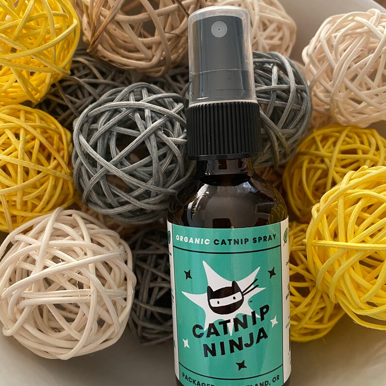 Organic Catnip Spray 2oz image 6