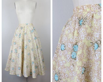 Vintage 1970s floral skirt, full, fit and flare, calico print, spring fashion