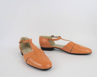 Vintage 1990s leather shoes Y2K sandals flats NWT deadstock t-strap size 8.5 narrow