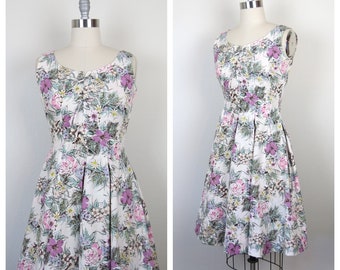 Vintage 1950s cotton floral dress fit and flare sundress day dress summer