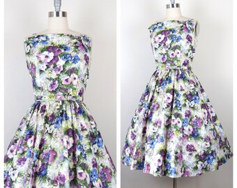 Vintage 1950s floral dress fit and flare cotton Nelly Don sundress size medium