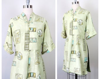 Vintage 1950s Hawaiian print tea timer blouse Stan Hicks top frog closure cotton tunic size large VLV Viva Las Vegas