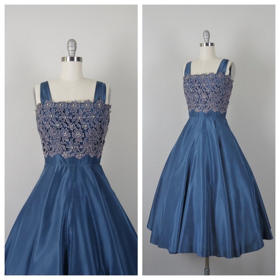 size small vintage 1950s taffeta and beaded lace D