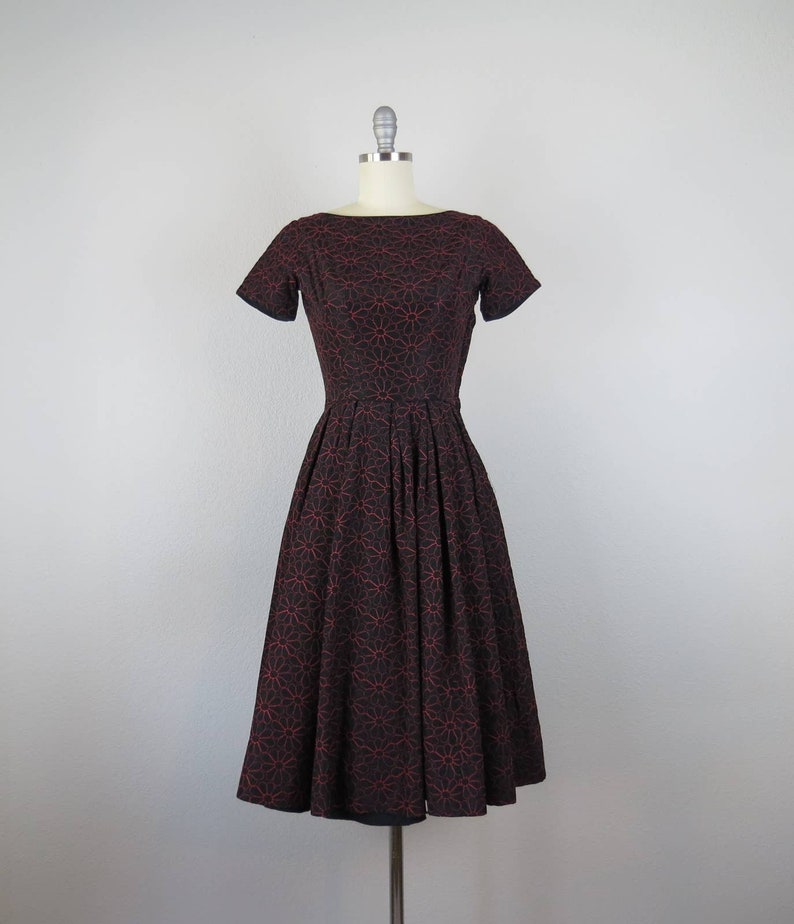 Vintage 1950s party dress, fit and flare, embroidered, floral, quilted, formal image 2