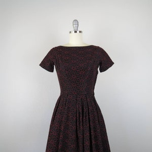 Vintage 1950s party dress, fit and flare, embroidered, floral, quilted, formal image 3