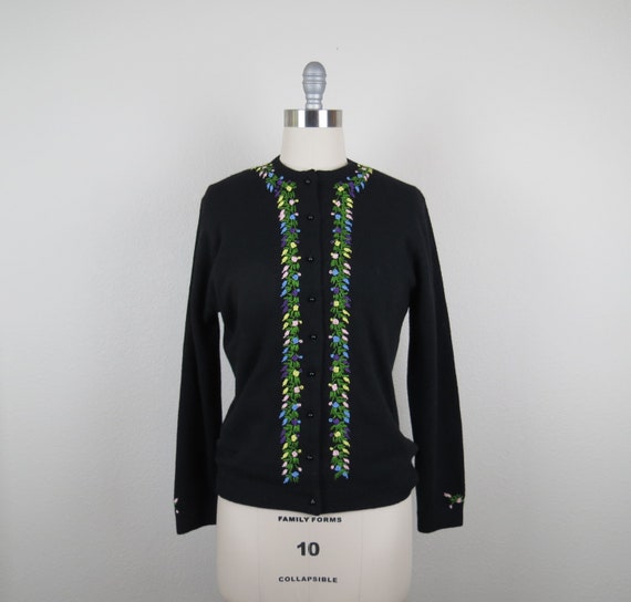 Small 1960s Embroidered Cardigan Sweater Colorful Flowers On Off-White Knit