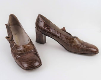 Vintage 1970s leather heels, pumps, snakeskin, block heel, mod, size 8N