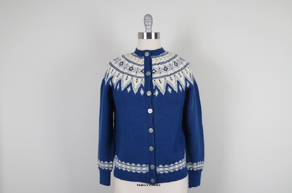 vintage 1950s hand knit faire isle cardigan sweate