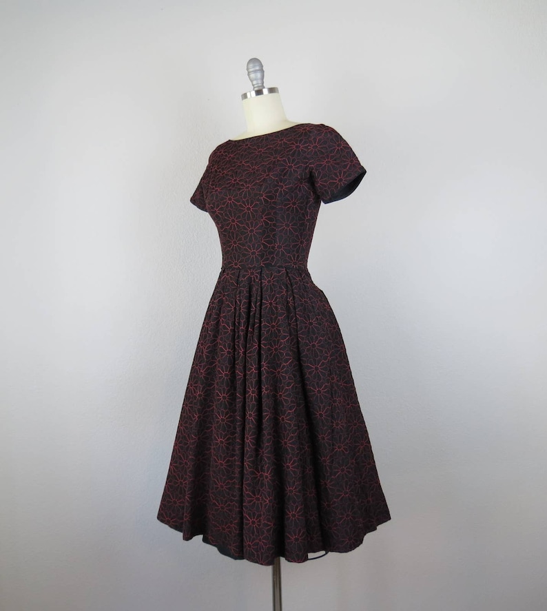 Vintage 1950s party dress, fit and flare, embroidered, floral, quilted, formal image 5