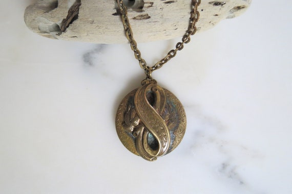 antique vintage 1930s - 1940s locket necklace cast